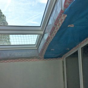 Nachher neue Velux-Dachfenster – Lichtband elektrisch zu bedienen